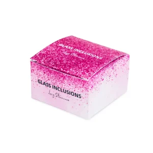 A diferencia de los pigmentos, las inclusiones de vidrio conservan su color dentro de cada partícula, por lo que mezclar dos colores no producirá un nuevo tono sino que crea un efecto único de pequeñas partículas coloridas separadas.